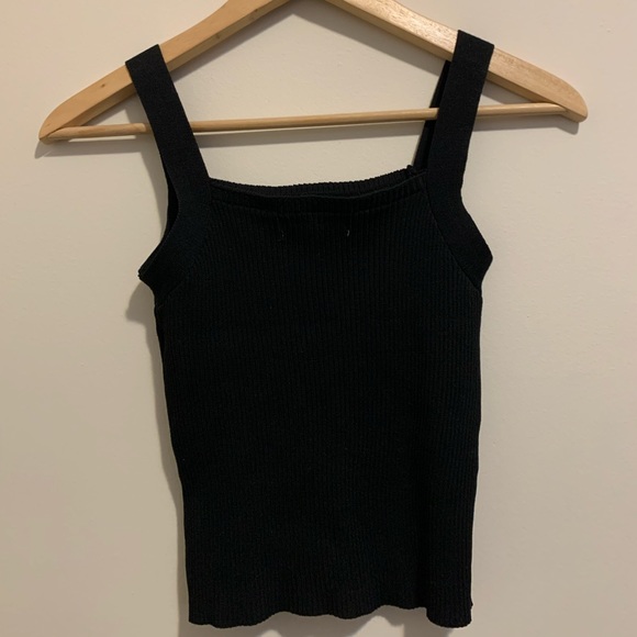 black square neck tank 🤍 - Picture 4 of 6